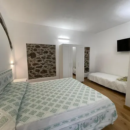 Casa de hóspedes Sa Troppa De Sos Chentu Dorgali