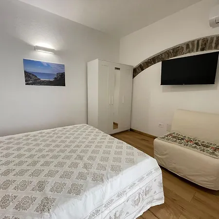 Konukevi Sa Troppa De Sos Chentu 4*