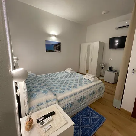 Konukevi Sa Troppa De Sos Chentu